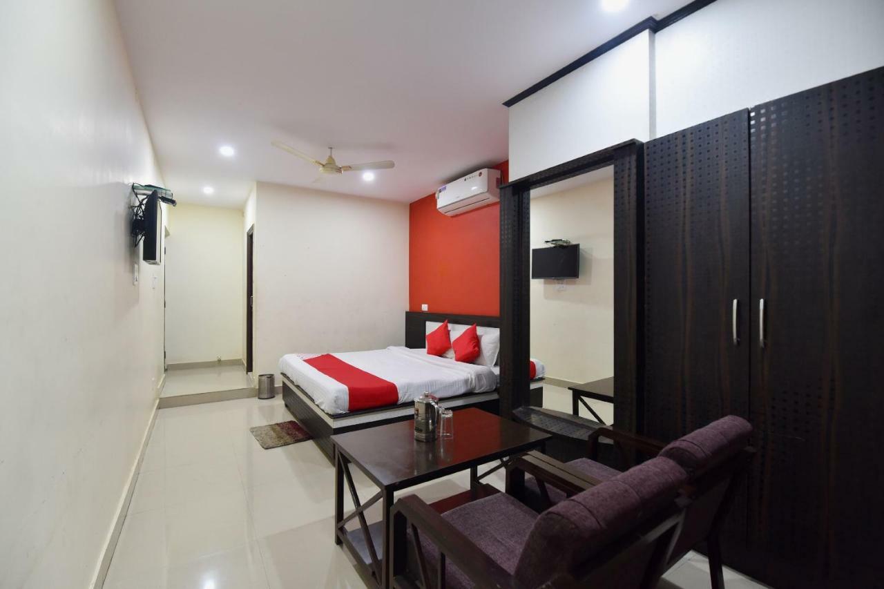 Oyo 28027 Hotel Dhruv Mandi Exterior foto