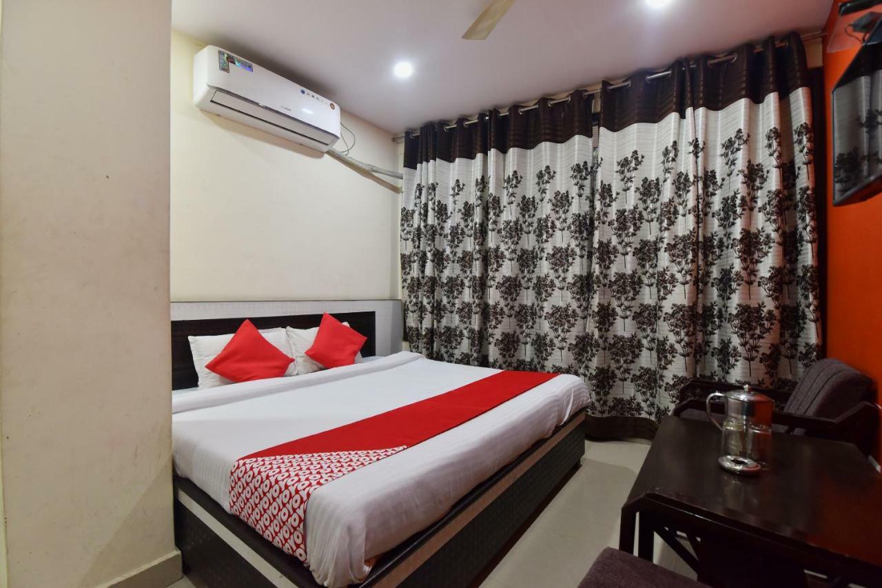 Oyo 28027 Hotel Dhruv Mandi Exterior foto