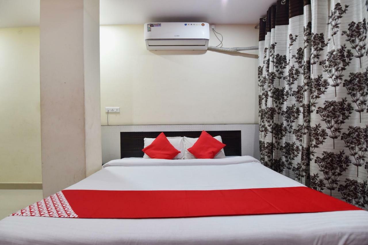 Oyo 28027 Hotel Dhruv Mandi Exterior foto